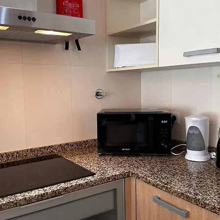 Apartamento T1 Em Com Piscina E Garagem A 10 Min Da