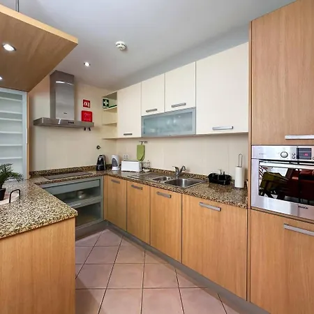 Sol, E Lazer Com Garagem